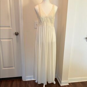 ShadowLine Vintage Lace Nightgown Size Medium